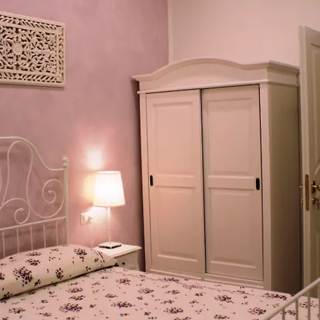 بيت ضيافة Golfo Della Luna 4*